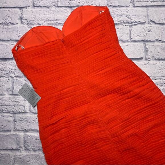 NEW Lavish Alice Pleated Sweetheart Neck Chiffon Dress - Picture 7 of 9